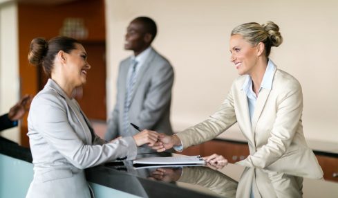 Kleidung von Frauen beim Vorstellungsgespräch