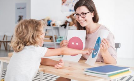 Heilpädagogen können sich auf Kinder spezialisieren