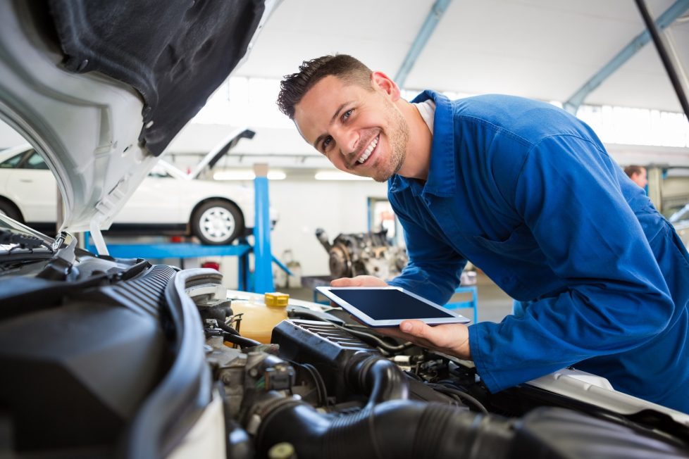 Serviceberater bei der Arbeit